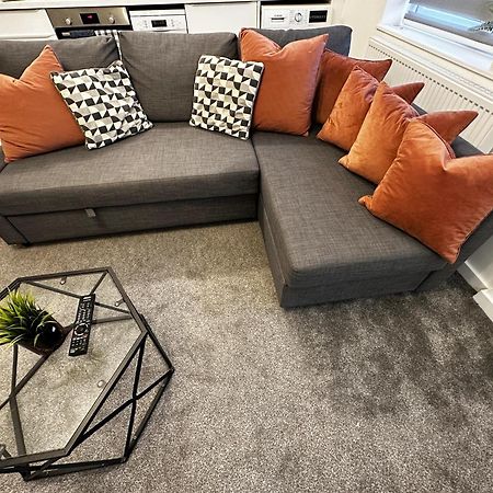 Walnut Flats-F4, 2-Bedroom With Ensuite - Parking, Netflix, Wifi - Close To Oxford, Bicester & Blenheim Palace 基德灵顿 外观 照片