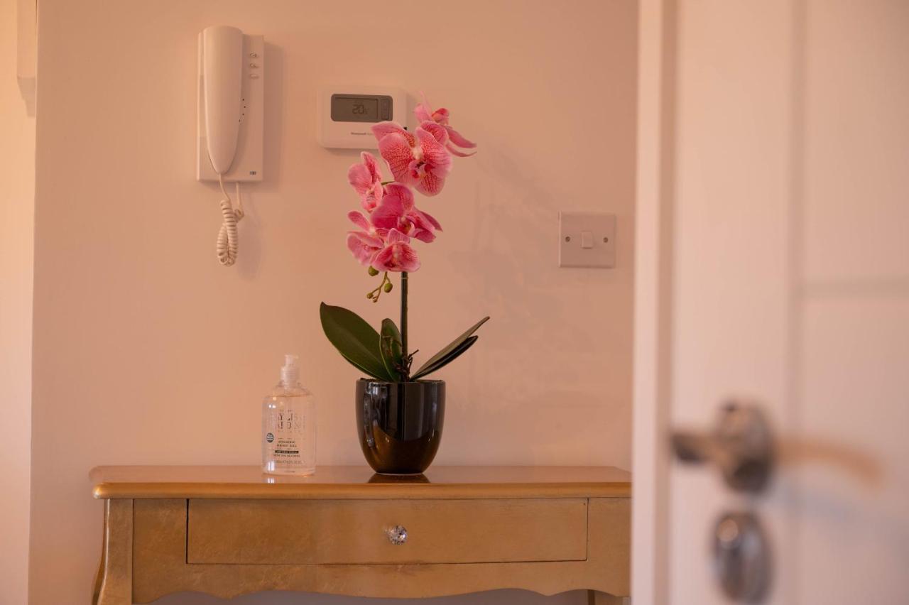 Walnut Flats-F4, 2-Bedroom With Ensuite - Parking, Netflix, Wifi - Close To Oxford, Bicester & Blenheim Palace 基德灵顿 外观 照片