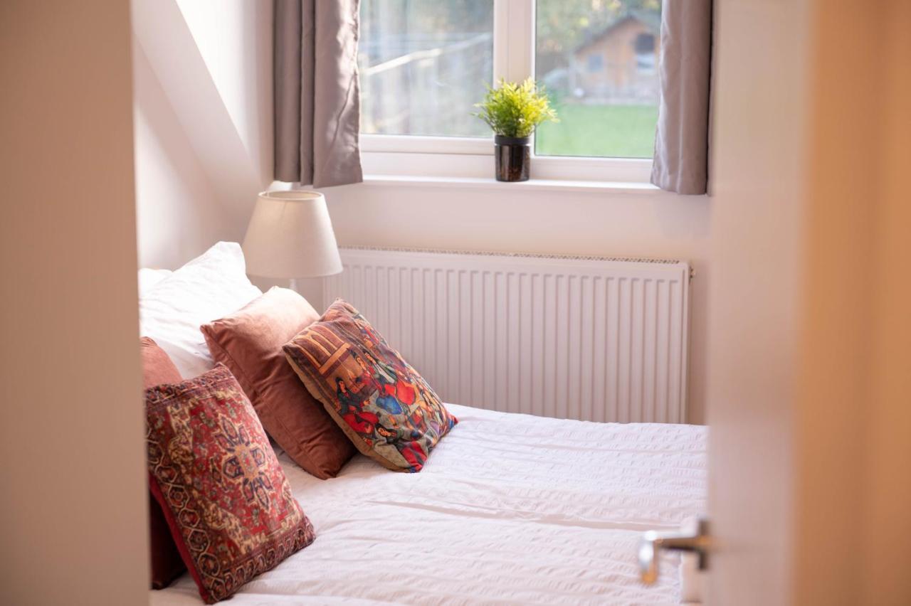 Walnut Flats-F4, 2-Bedroom With Ensuite - Parking, Netflix, Wifi - Close To Oxford, Bicester & Blenheim Palace 基德灵顿 外观 照片