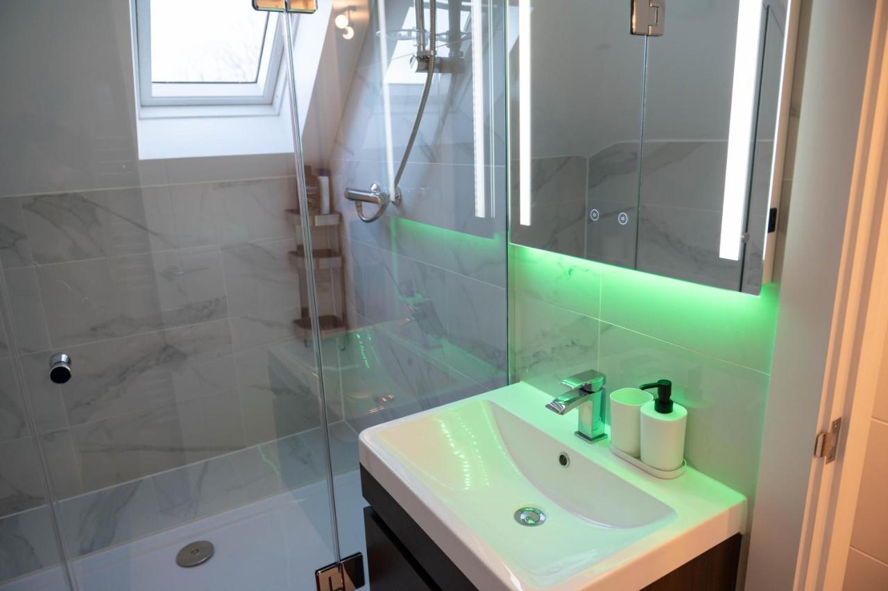 Walnut Flats-F4, 2-Bedroom With Ensuite - Parking, Netflix, Wifi - Close To Oxford, Bicester & Blenheim Palace 基德灵顿 外观 照片
