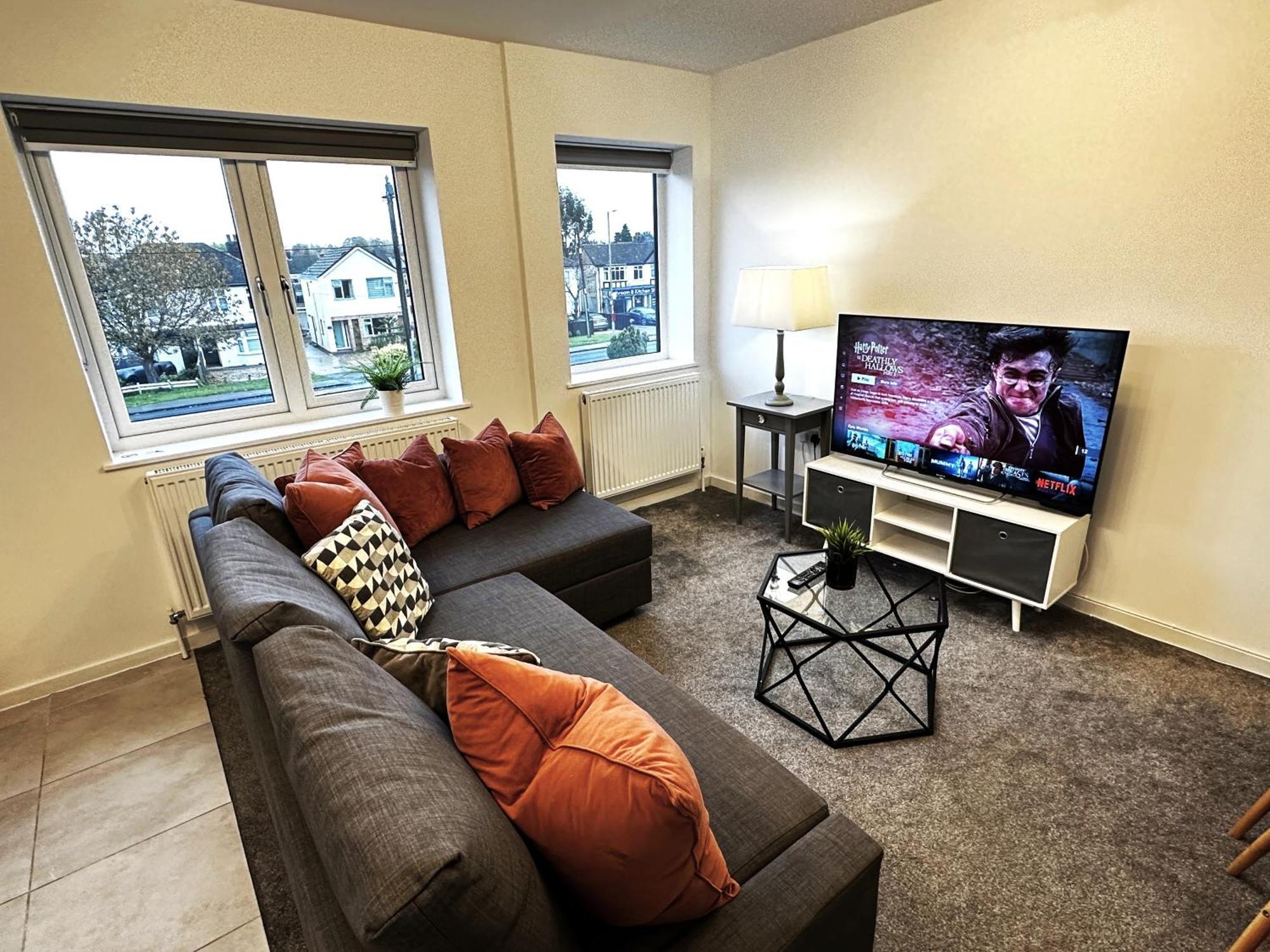 Walnut Flats-F4, 2-Bedroom With Ensuite - Parking, Netflix, Wifi - Close To Oxford, Bicester & Blenheim Palace 基德灵顿 外观 照片
